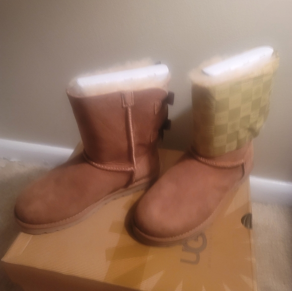 Ugg Women S Bailey Bow Chestnut Mid-Calf Sheepskin Boot - 5M - Picture 4 of 11
